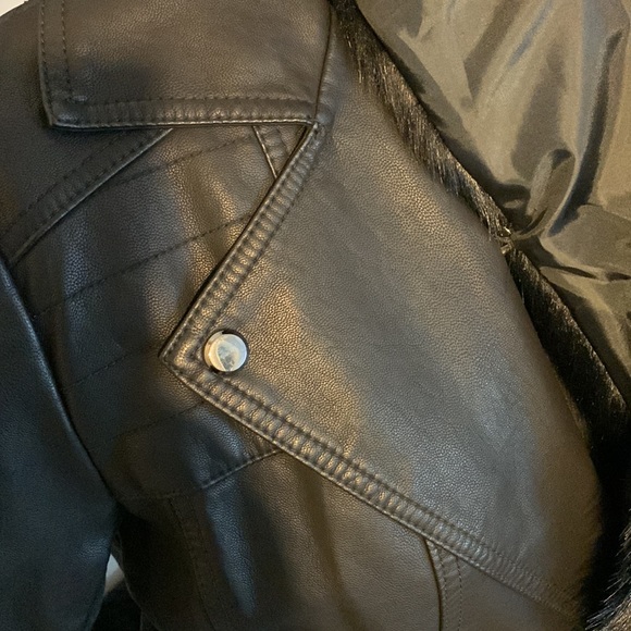 Black Leather Coat w/Removal Faux Fur Collar NEW - Picture 7 of 13